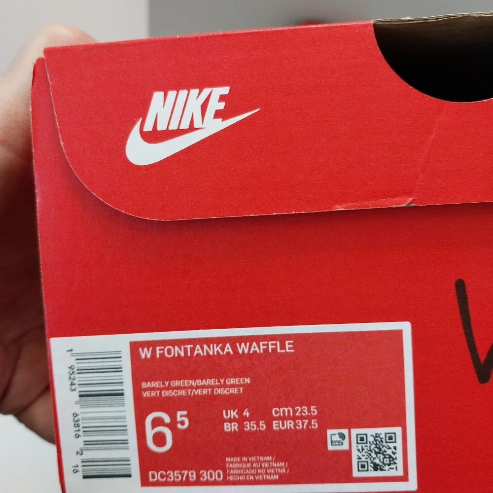 Nike Fontanka Waffle Sneakers, Size 6.5|‎ EUR 37.5